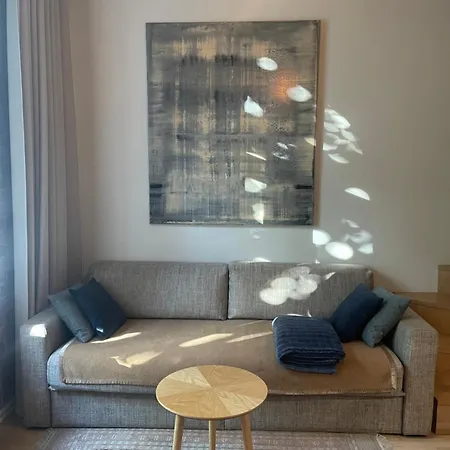 Apartment Deluxe Art In Heart Of *