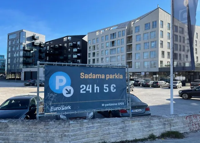 Deluxe Art In Heart Of Apartment Tallinn