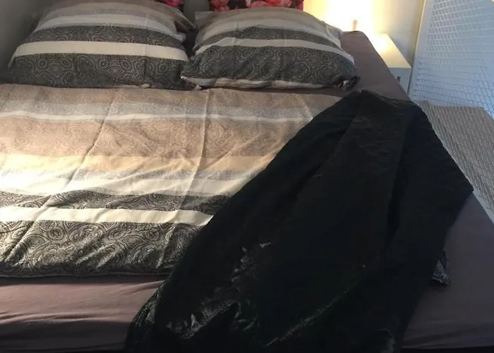 Deluxe Art In Heart Of